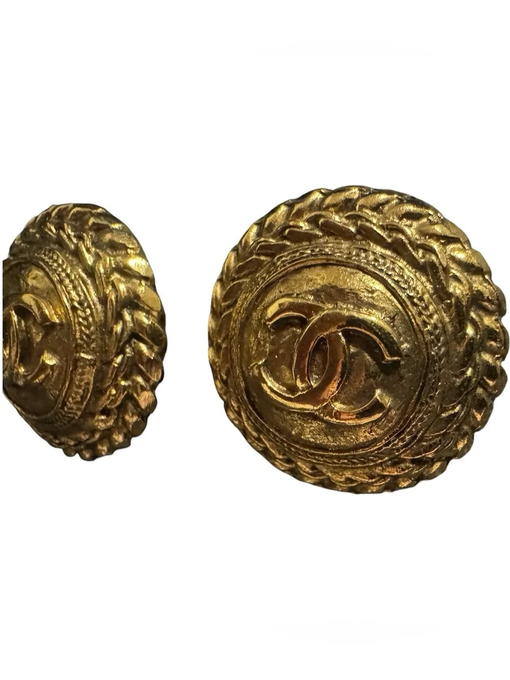 Chanel gold-plated rope-twist CC round clip-on earring